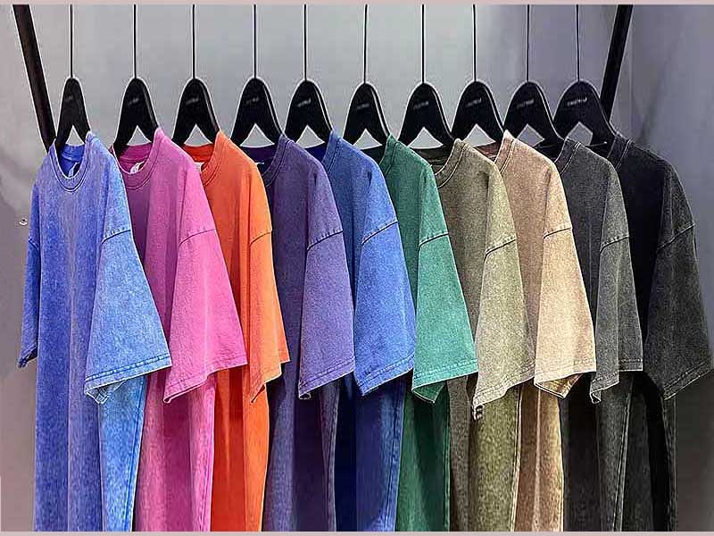 The washingtechnique, oftenreferred to asgarment washing involves various processes that are applied to the T-shirtafter it has beenmanufactured andprinted. This caninclude stonewashing, acidwashing, or enzymewashing, eachproviding a differentfinish and feel to thefabric. The purposeis to make the T-shirt softer, give it aworn look, or to preshrink the garmentenhancing itsaesthetic and tactileappeal.