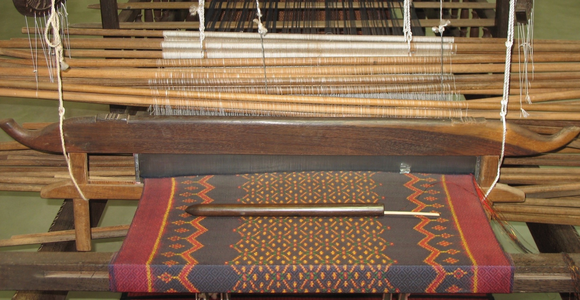 Brocade Fabric – Features, Applications, and Sustainability